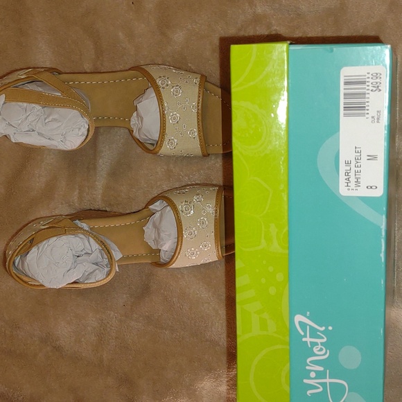 👣🩷Y•NOT? 🩷 Beige Eyelet Platform Wedges - Picture 11 of 16